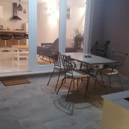 House Fidulic - Rustic Apartman *