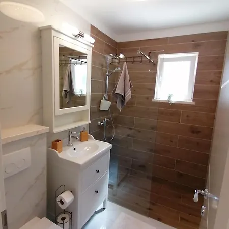 House Fidulic - Rustic Lägenhet